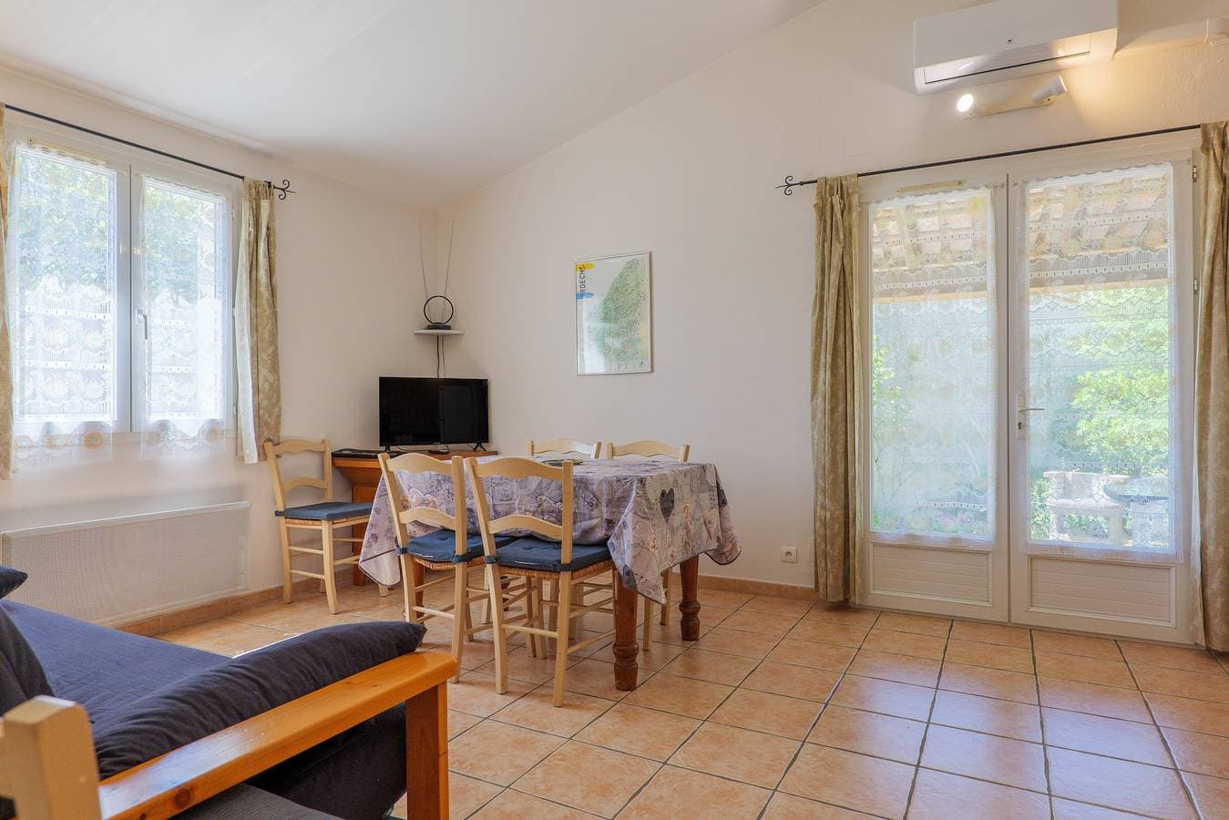 Foto 4 von 32: Gîte Le Micocoulier La Fontinelle – Ruhige Ferienhäuser in der Ardèche