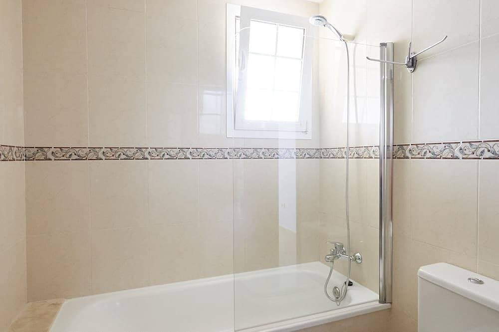 Foto 11 von 30: Meerblick !!! Moderne Wohnung in Strandnähe mit einem schönen großen Pool!