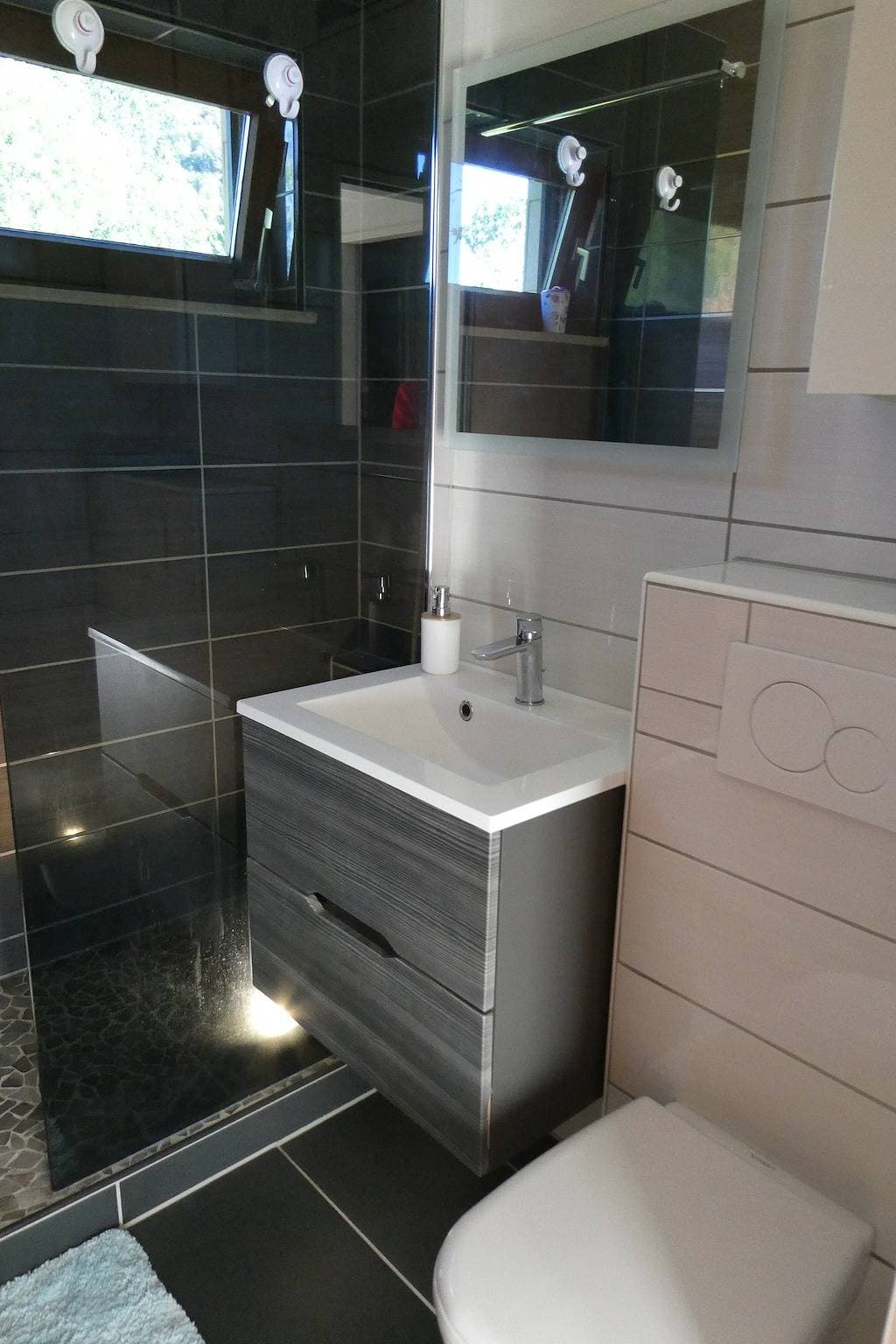 Foto 6 von 10: Apartment im Hotel 'Bad Urach' mit Gemeinschaftsterrasse, Garten und WLAN