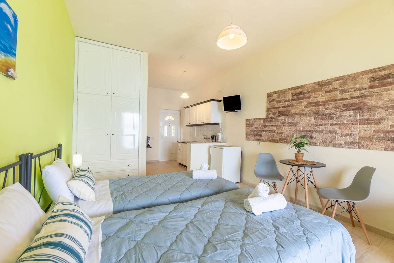 Foto 5 von 23: Einzimmerapartment 'Nikos Seaside 5' mit Meerblick, WLAN und Klimaanlage