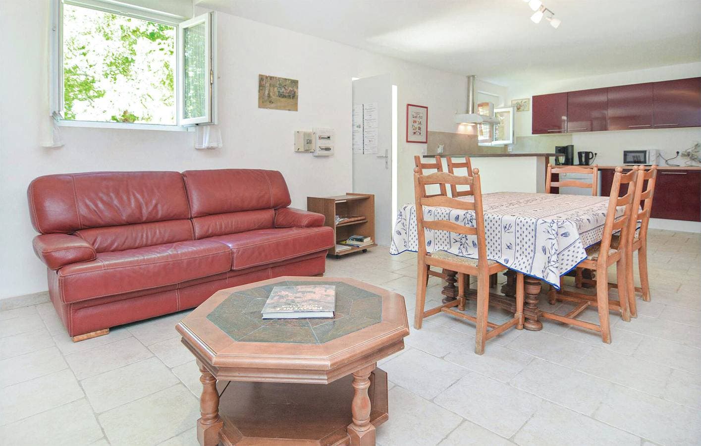 Foto 5 von 31: Geräumige Wohnung mit Pool & Garage, 900m zur Rhone
