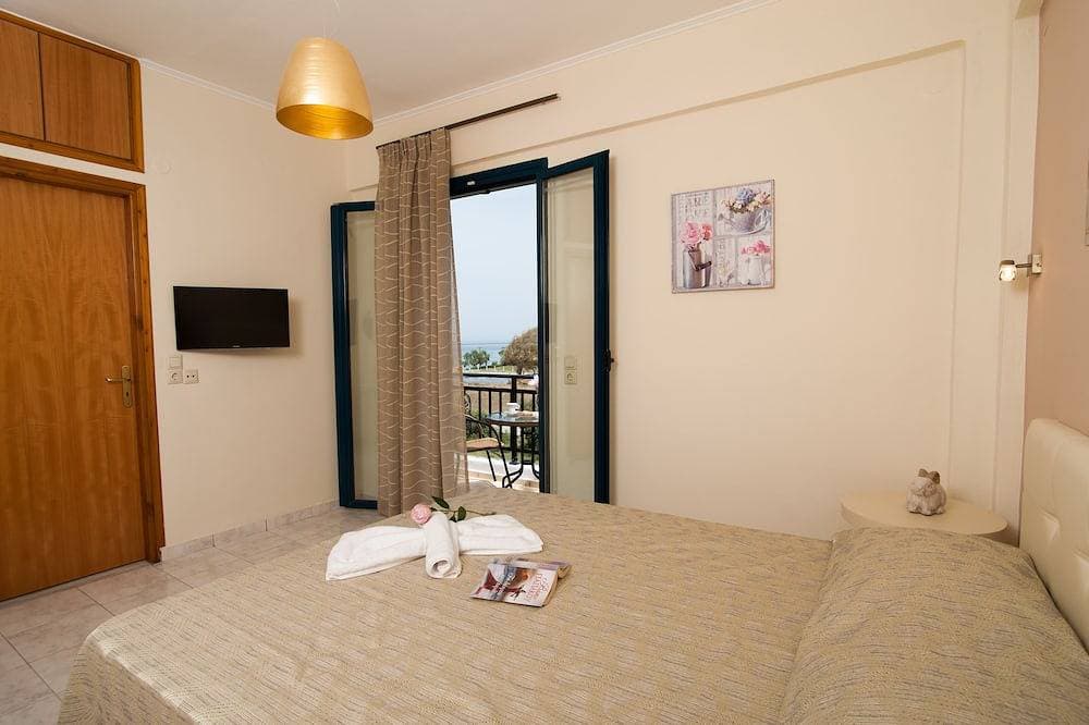 Foto 5 von 30: Zweistöckige Villa mit Pool in einer entspannten Umgebung