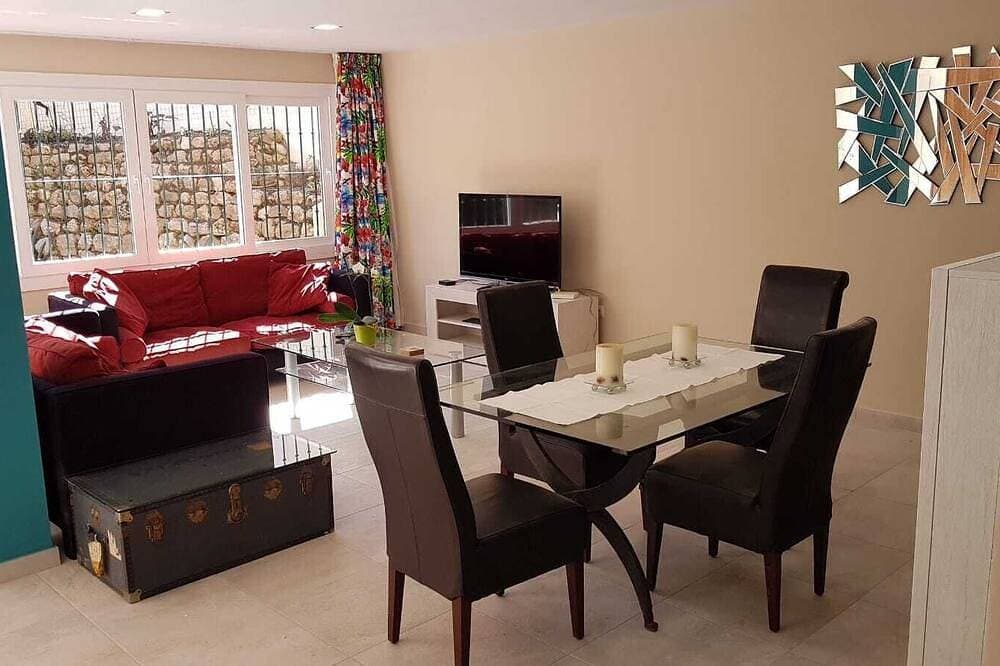 Foto 10 von 30: Große, voll ausgestattete 2-Zimmer-Wohnung mit privatem Pool, in der Nähe von Marbella
