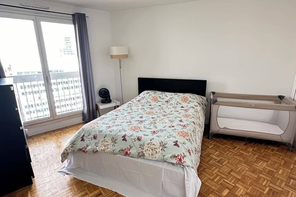 Foto 4 von 22: Spacious 2-room apartment with parking in Paris La Défense overlooking the Eiffel Tower