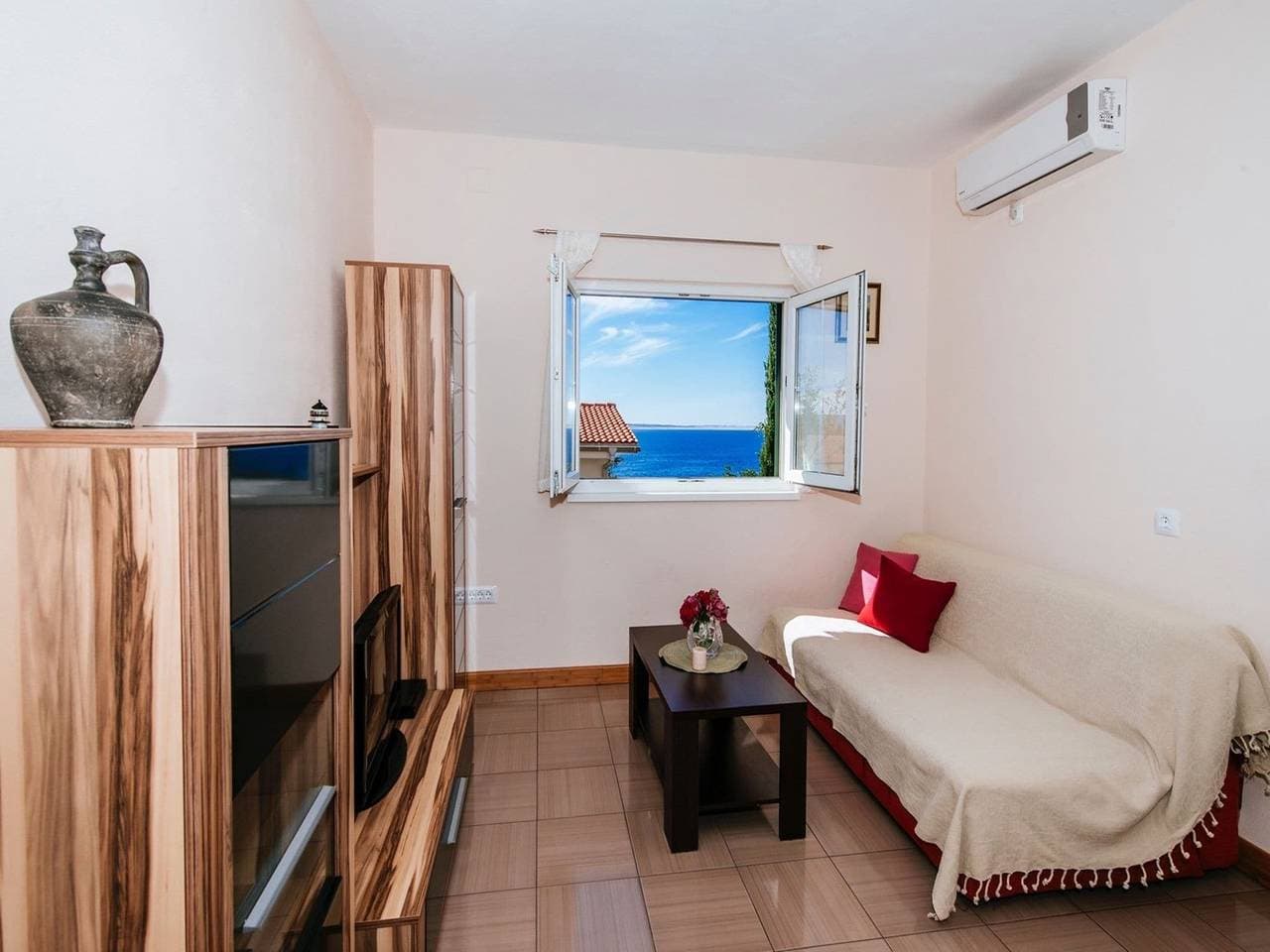 Foto 3 von 74: Wohnung in Starigrad nahe Paklenica Park