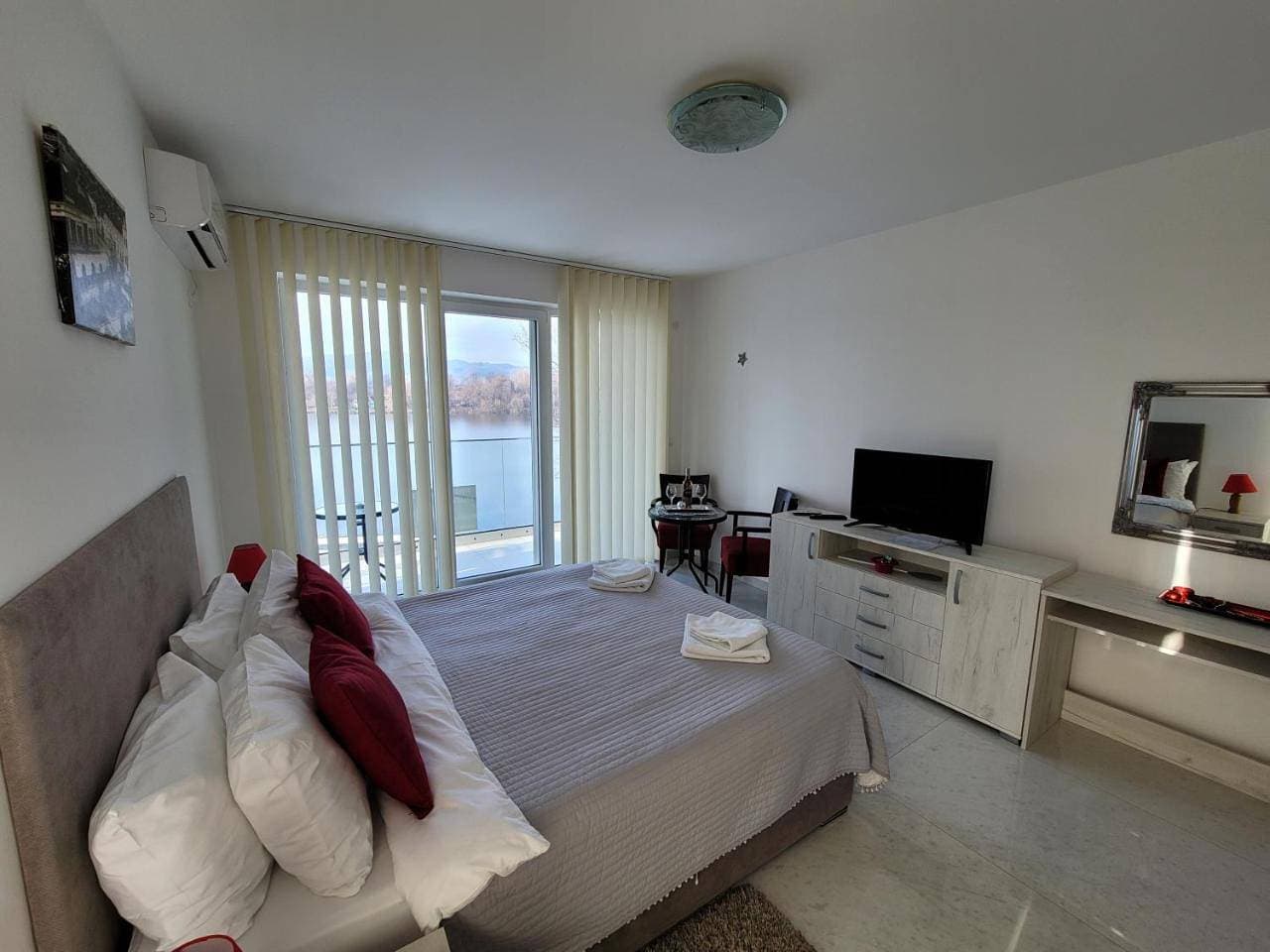Foto 11 von 77: Double Room with Lake View