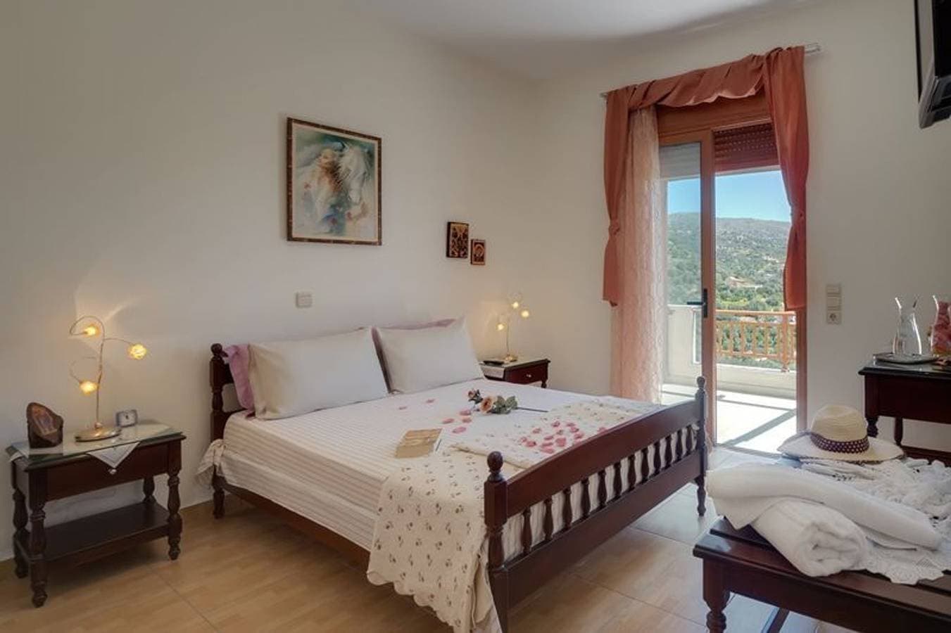 Foto 4 von 30: Superior Crete Villa | 2 Bedroom | Villa Stefania | Private Pool | Sea View | Triopetra