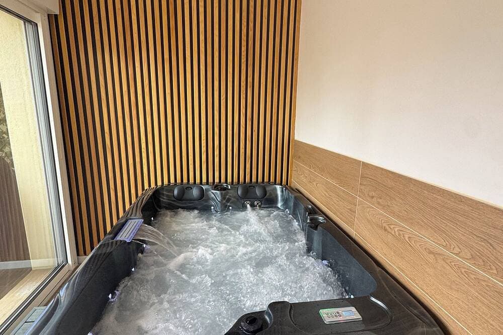 Maison Rénovée Avec un Jacuzzi Privatif. A 7 Minutes à Pieds du Centre-ville 1