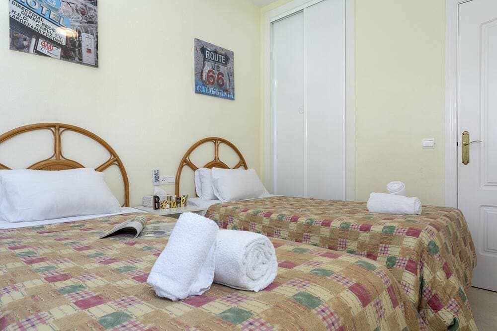 Foto 5 von 30: Sunstay Costa Lago Flat II Torremolinos