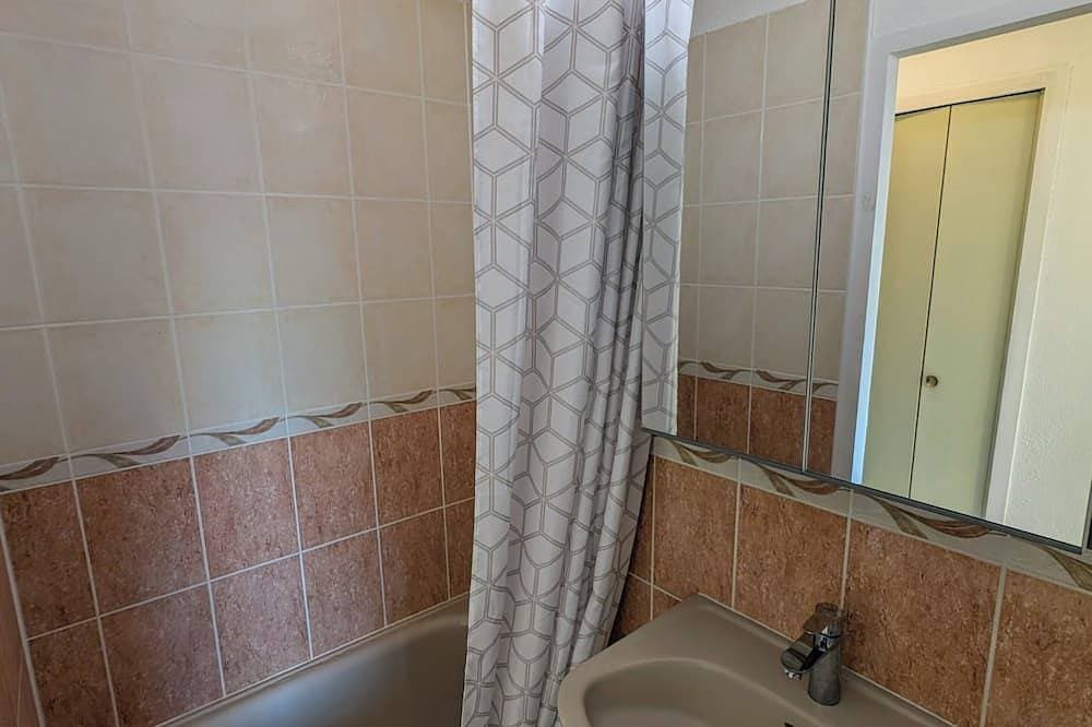 Foto 4 von 12: L'Embrun du Lac - Mountain & Lake views - Water feature - Ideal location.