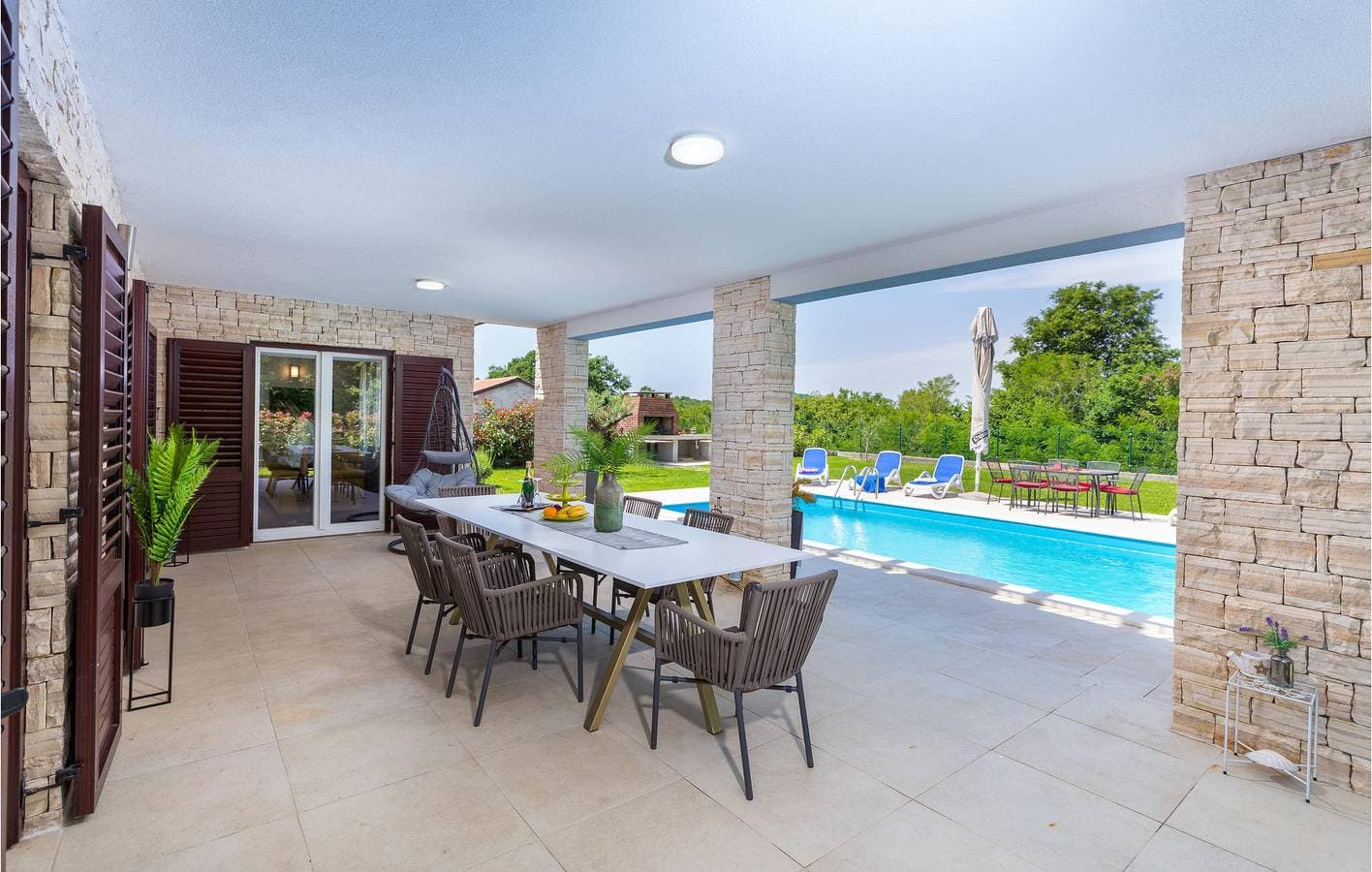 Foto 5 von 47: Charmante 180 m² große Wohnung mit Pool, Terrasse, in Küstennähe und mit Restaurants in der Nähe