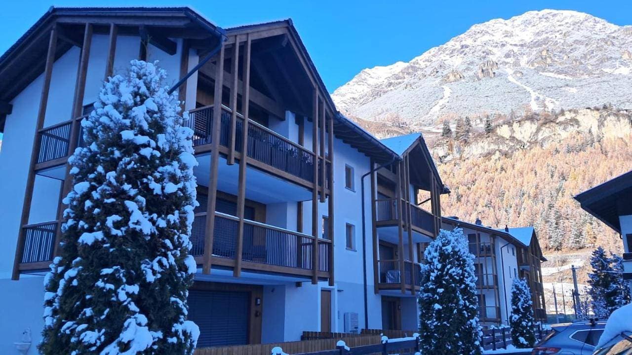 Mountain & Lodge 1