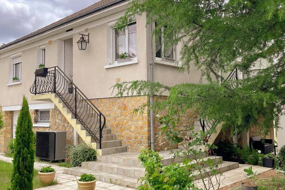 Gemütliches Ferienhaus mit Garten, WLAN und Parkplätze in der Nähe des Zoos und der Schlösser von Lo... 1