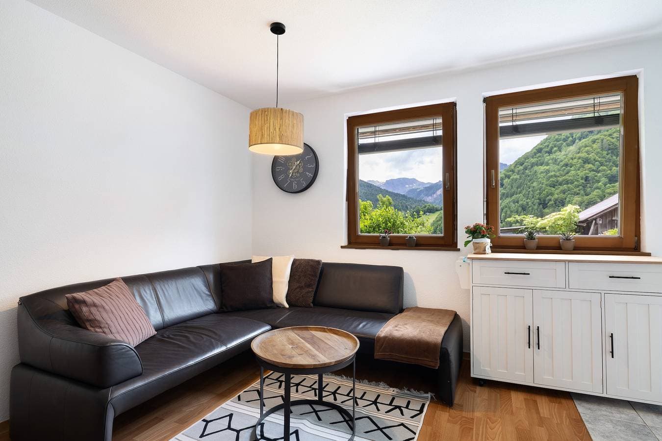 Foto 3 von 22: Ferienwohnung 'Wiff's Studio' mit Bergblick und Privatem Garten