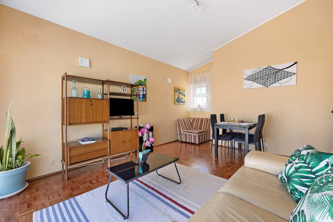 Foto 5 von 23: Ferienwohnung "Wunderbare Bucht" mit großer Dachterrasse, Meerblick und WLAN