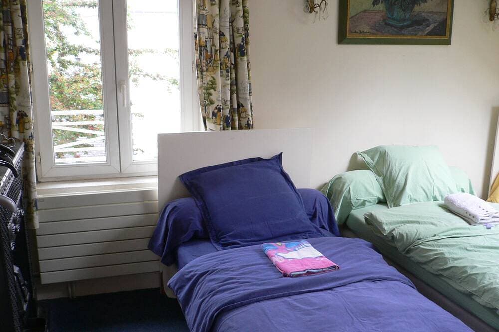 Schöne helle Zimmer 1