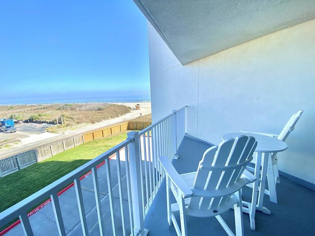 Foto 9 von 14: Sandcastle Condominiums Unit 202