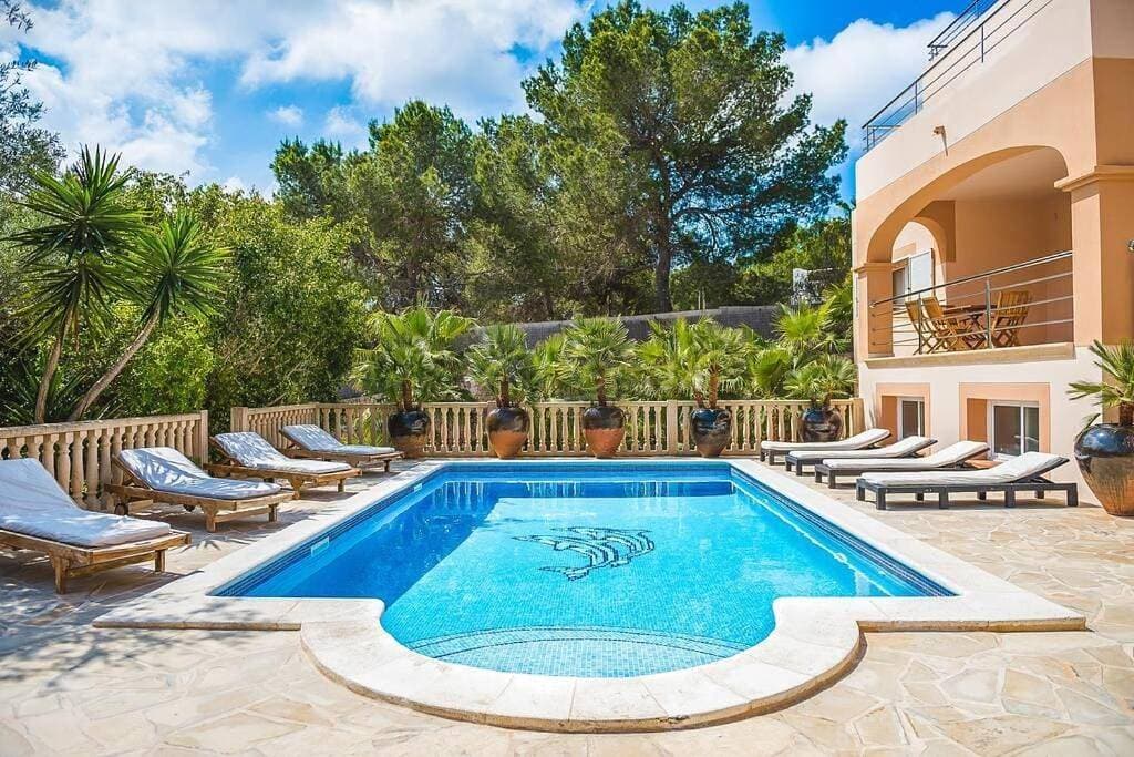 Foto 9 von 50: Villa für 8 Personen mit Garten