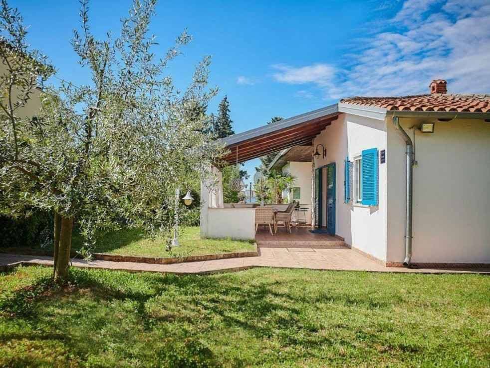 Foto 8 von 25: Ferienhaus mit Klimaanlage und Terrasse