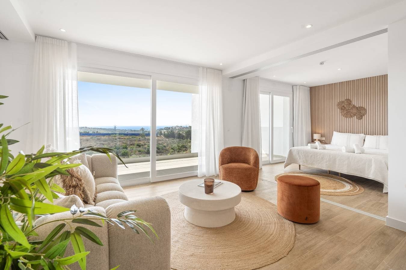 Foto 5 von 50: Stylish 2 bed Apartment - Alcazaba Lagoon (1911)