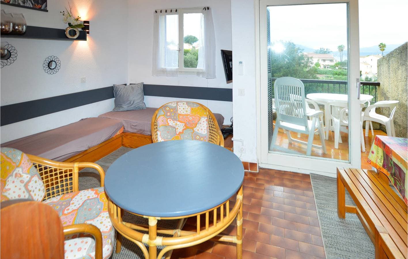 Foto 12 von 23: Rückzugsort am Strand mit AC, Pool, Terrasse und Parkplatz