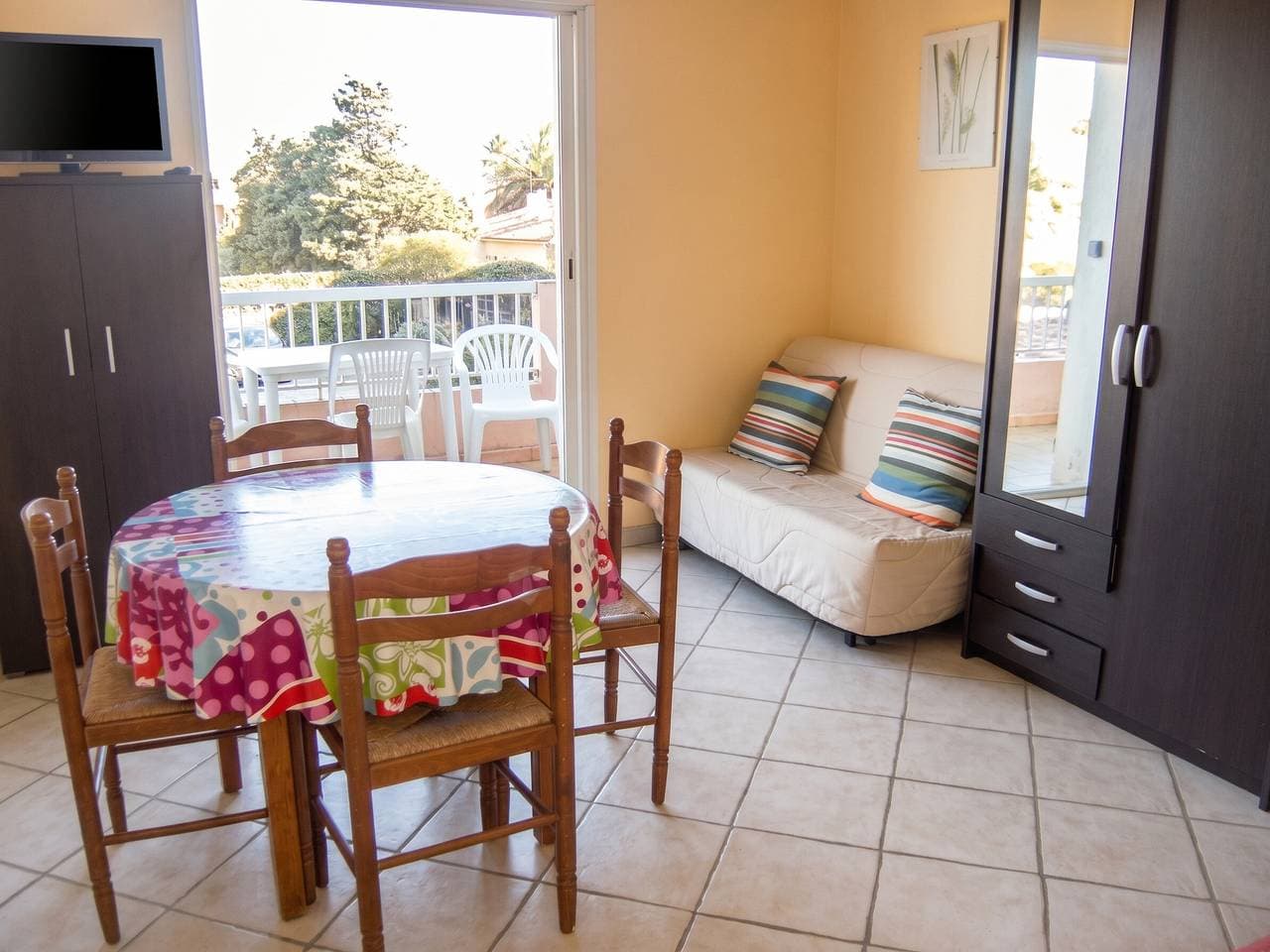 Foto 7 von 13: Charmantes Studio in Hyères - 20 m² - Freundliche Terrasse