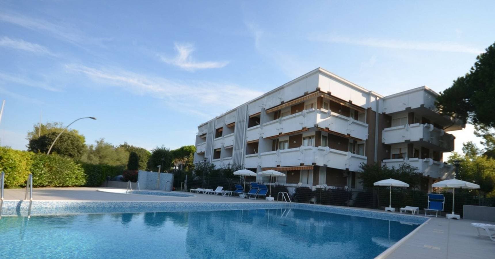 Foto 12 von 26: Helles und modernes Ferienhaus mit pool