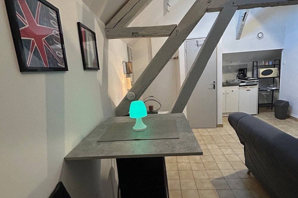 Foto 12 von 24: Downtown apartment - Drouaise - mezzanine - sleeps 4