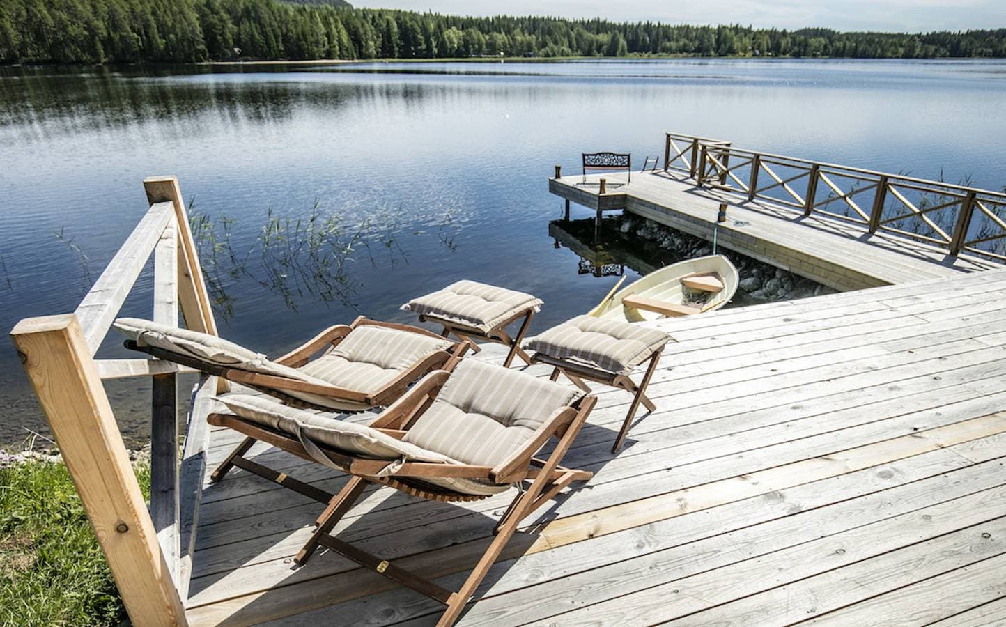 Foto 4 von 46: Traumlage mit riesiger Terrasse direkt am See