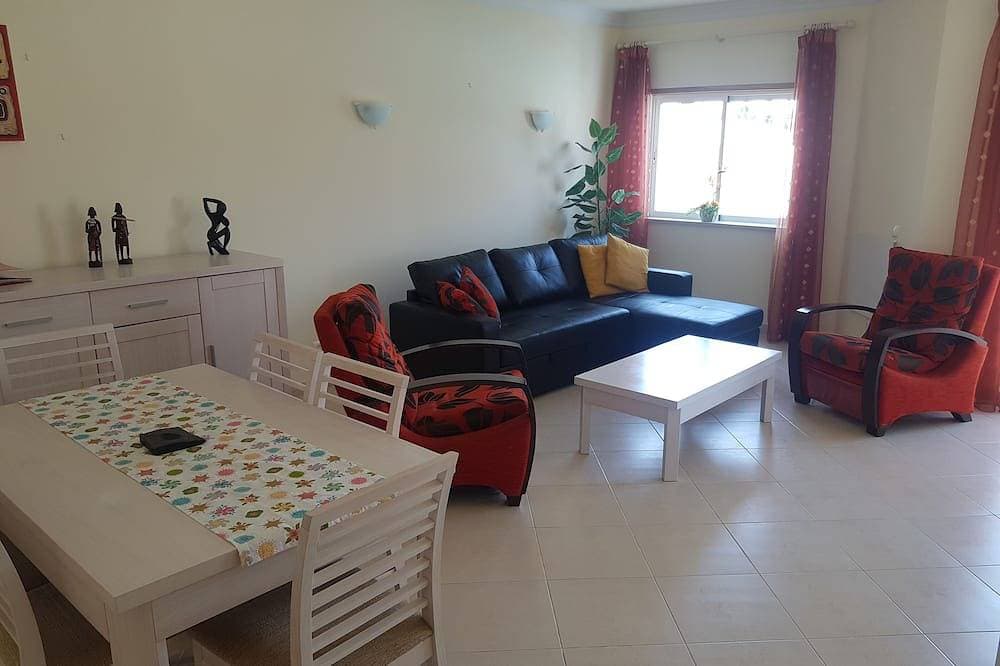 Foto 3 von 12: Festzelt am Pool Apt im fabelhaften Oasis Parque