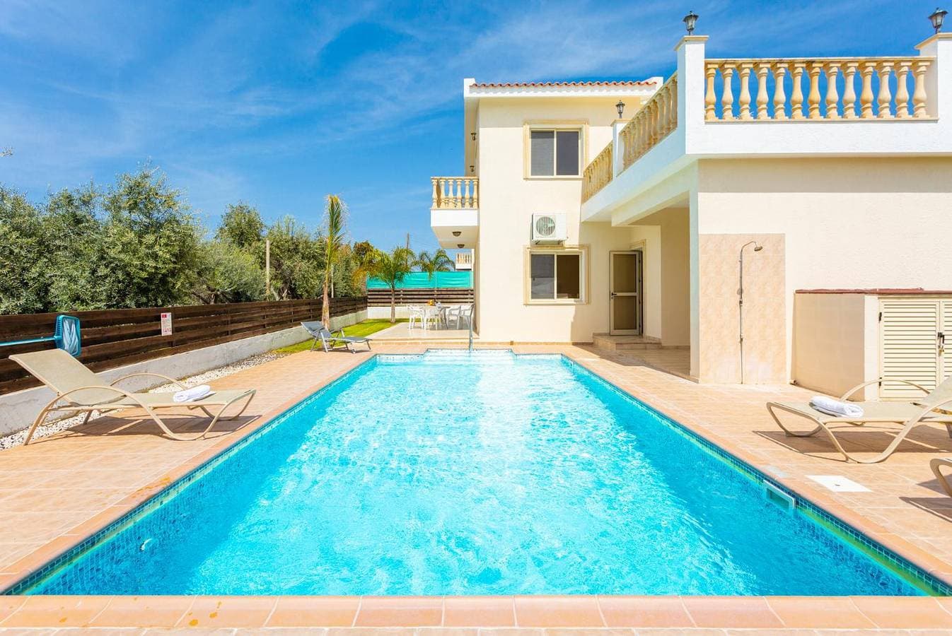 Foto 10 von 37: Villa für 8 Personen mit Meerblick