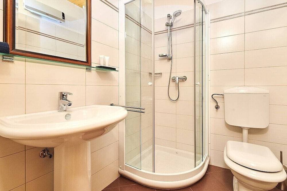 Foto 9 von 30: Ländliche Villa Katarina Gračišće mit Pools und einer Sauna
