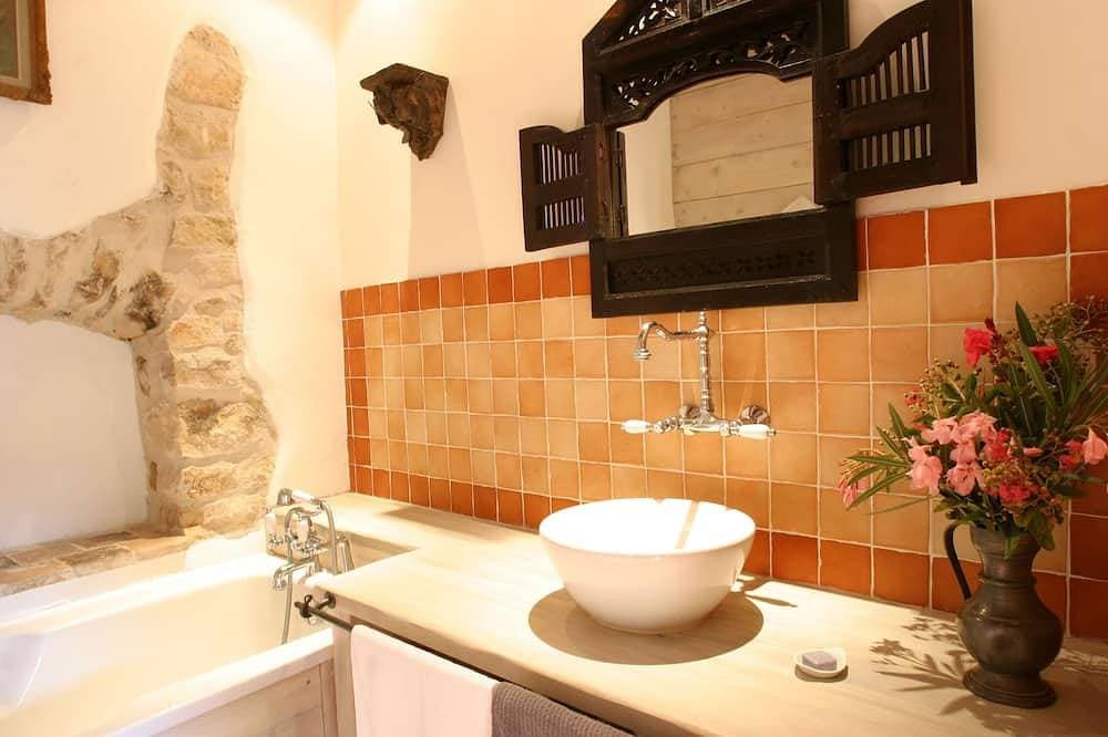 Foto 6 von 25: Provence, privat pool, Ardèche, Avignon, Uzès, spricht Deutsch, dog welcome