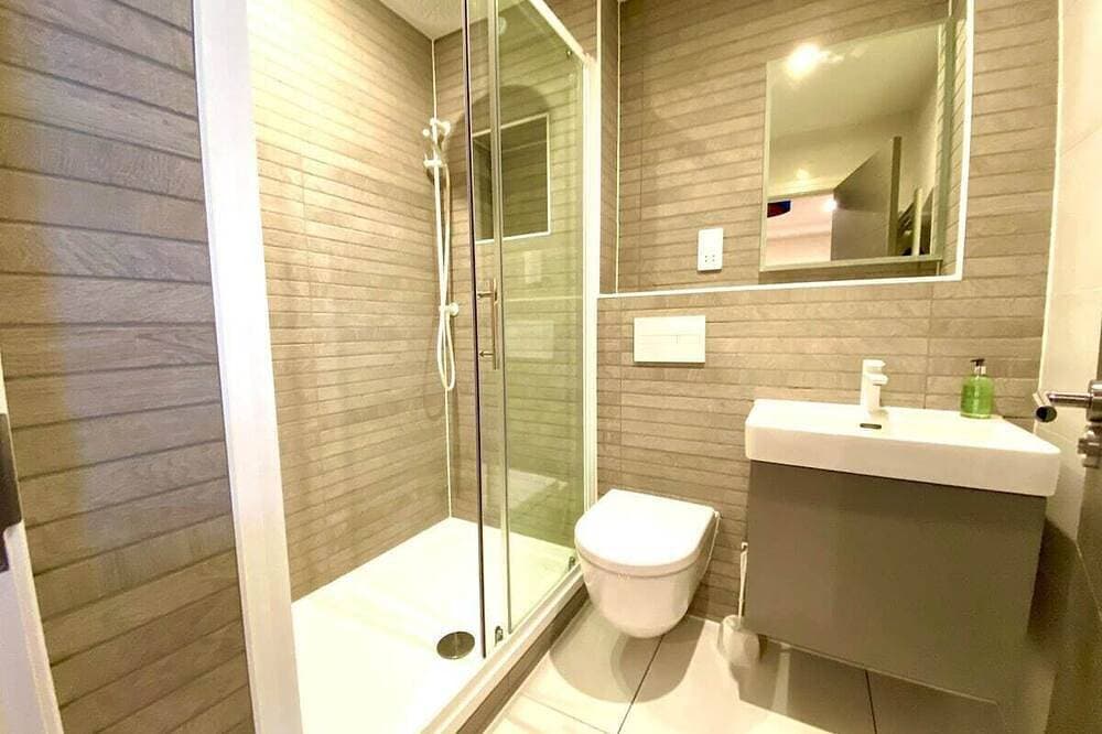 Foto 6 von 11: Luxurious Studio Apartment inc Free Parking & WiFi