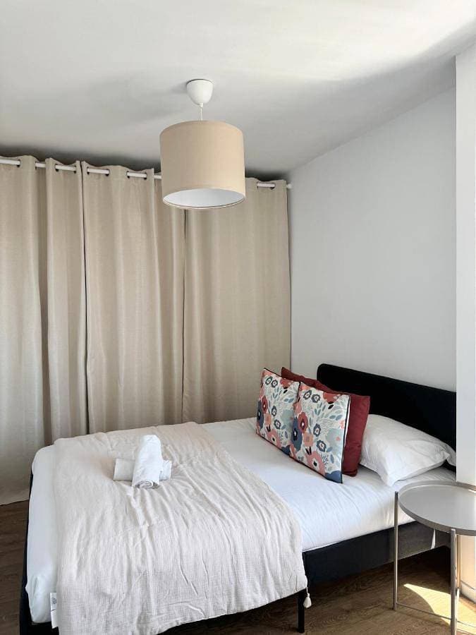 Foto 4 von 44: Three-Bedroom Premium Apartment with Balcony