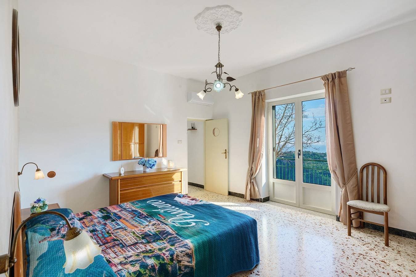 Foto 12 von 28: Ferienwohnung 'Bella Veduta Sun' mit Balkon, Meer- und Bergblick