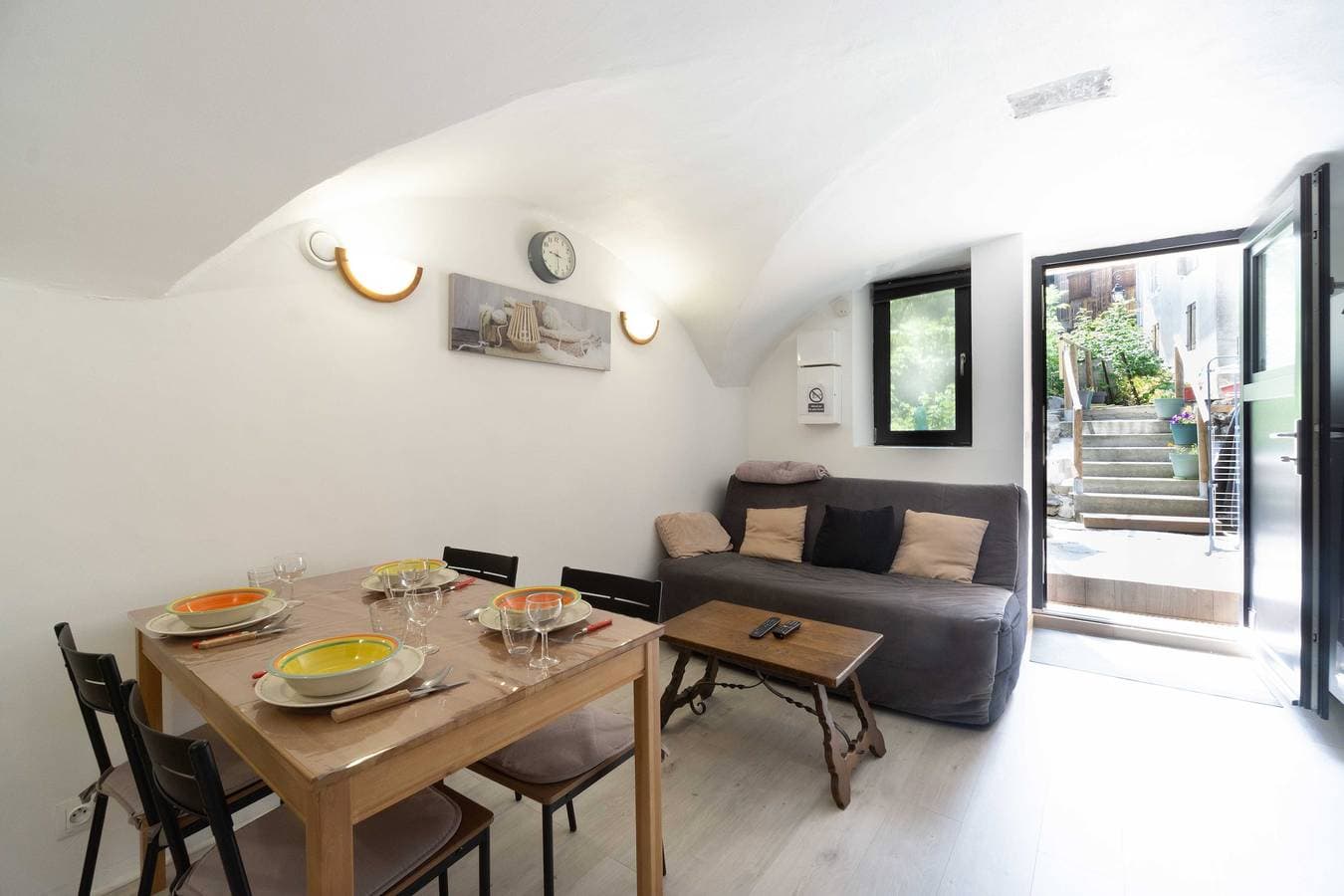 Foto 3 von 10: Ferienwohnung 'Charmant 3 Etoiles' mit Bergblick, privater Terrasse und Wi-Fi