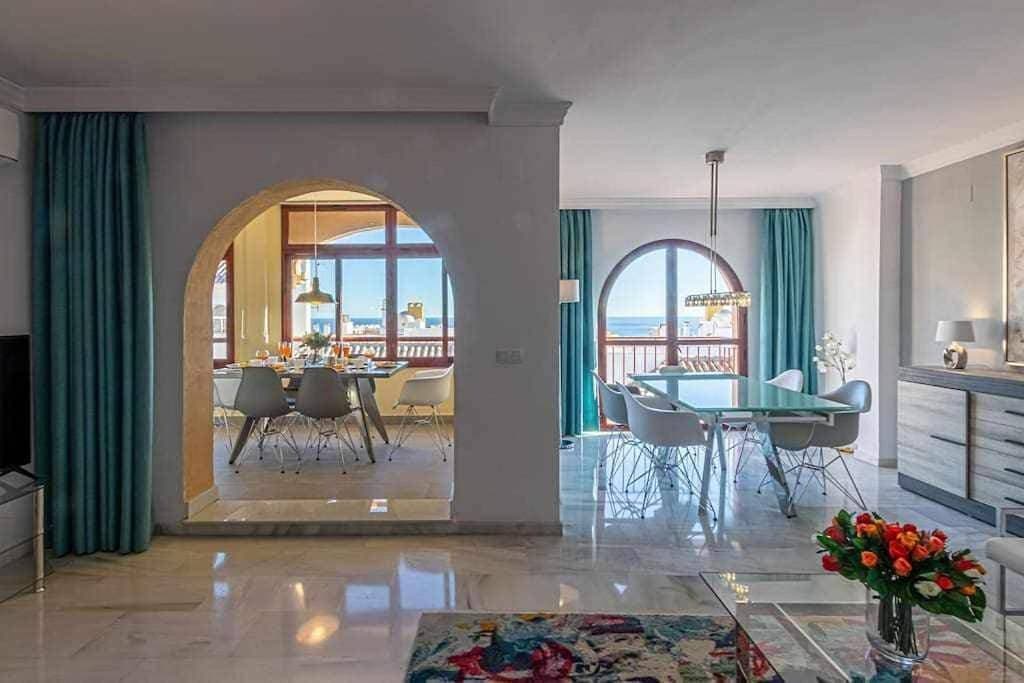 797 Holiday Rentals -Lujoso Atico duplex en el centro de Benalmadena 1