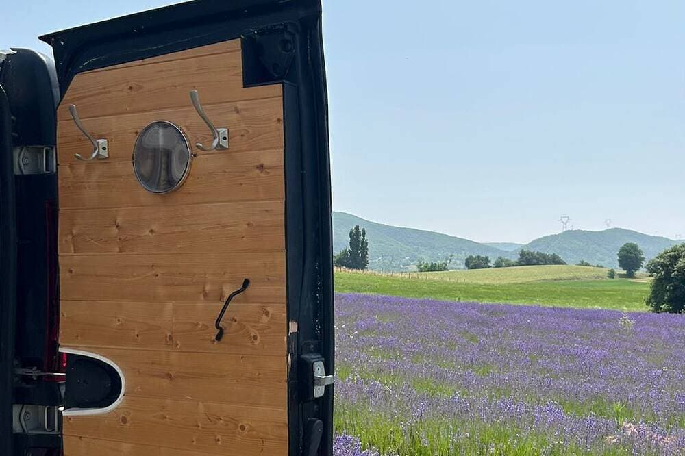 Foto 8 von 8: 🚐 Van aménagé Trafic 3 Vasp - Ready for adventure! 🌄