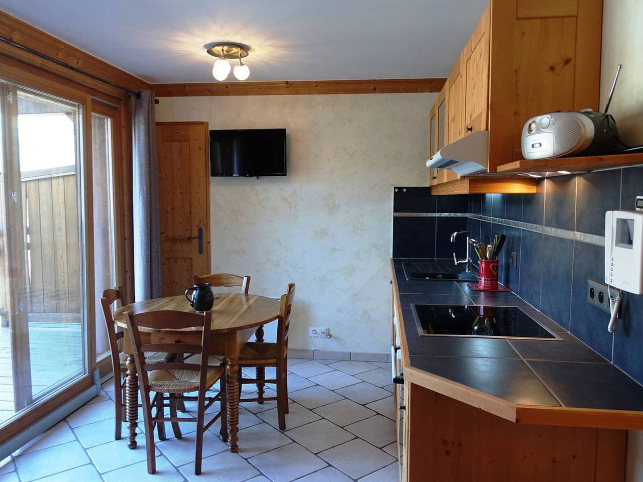 Gemütliche 2-Zimmer-Wohnung in Arêches, voll ausgestattete Küche und Terrasse 1