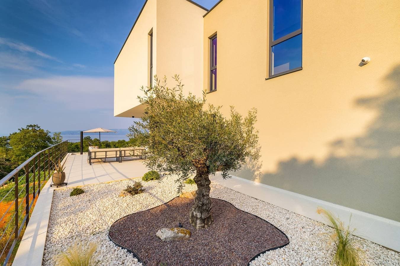 Foto 12 von 54: Villa Serenis – Elegante, moderne Villa mit privatem Pool und atemberaubendem Meerblick