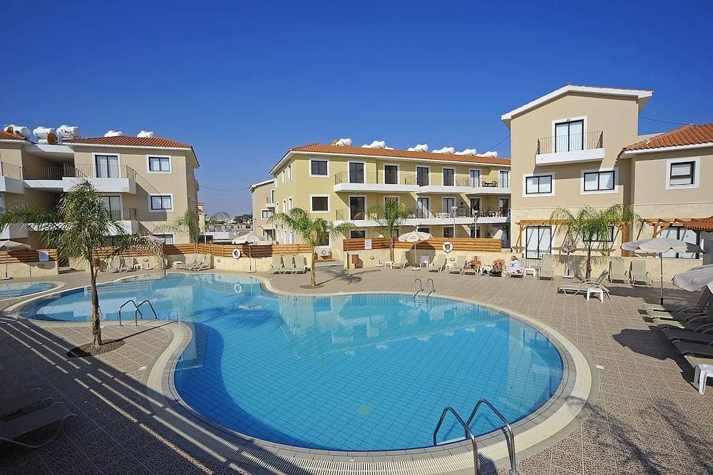 Foto 11 von 13: Kyklades Resort Dpsbf01 - Ein Bett Apt-Patio-Pool-Tennis-Gym-Spa