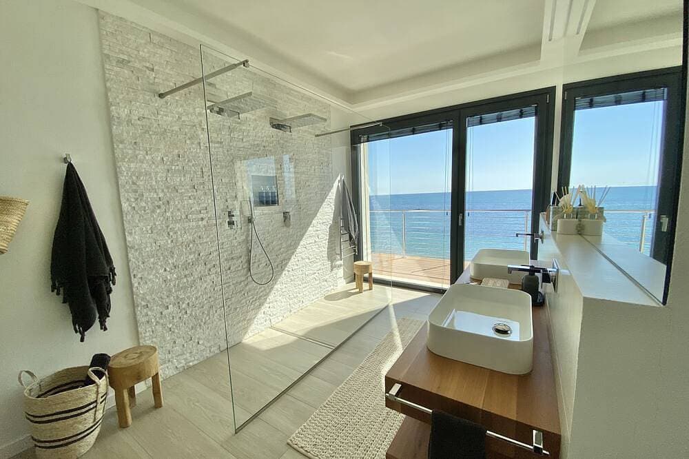 Foto 5 von 30: Fenandgi exklusive Villa direkt am Strand mit beheizbarem infinity Pool