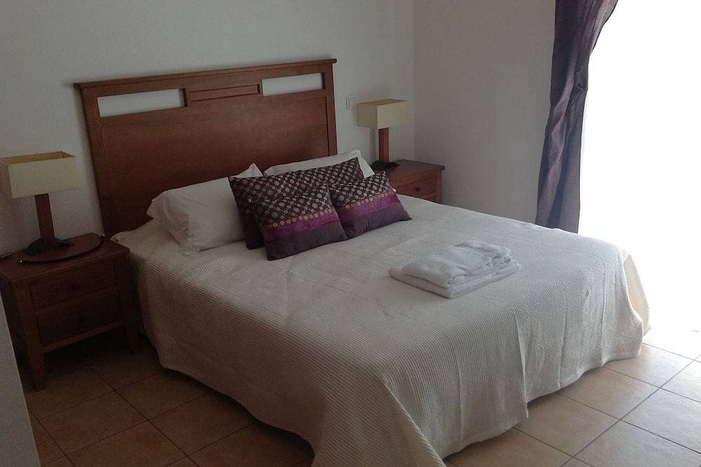 Foto 3 von 29: Luxuriöse Villa, privater beheizter Pool, Klimaanlage, WLAN, sichere geschlossene Gärten