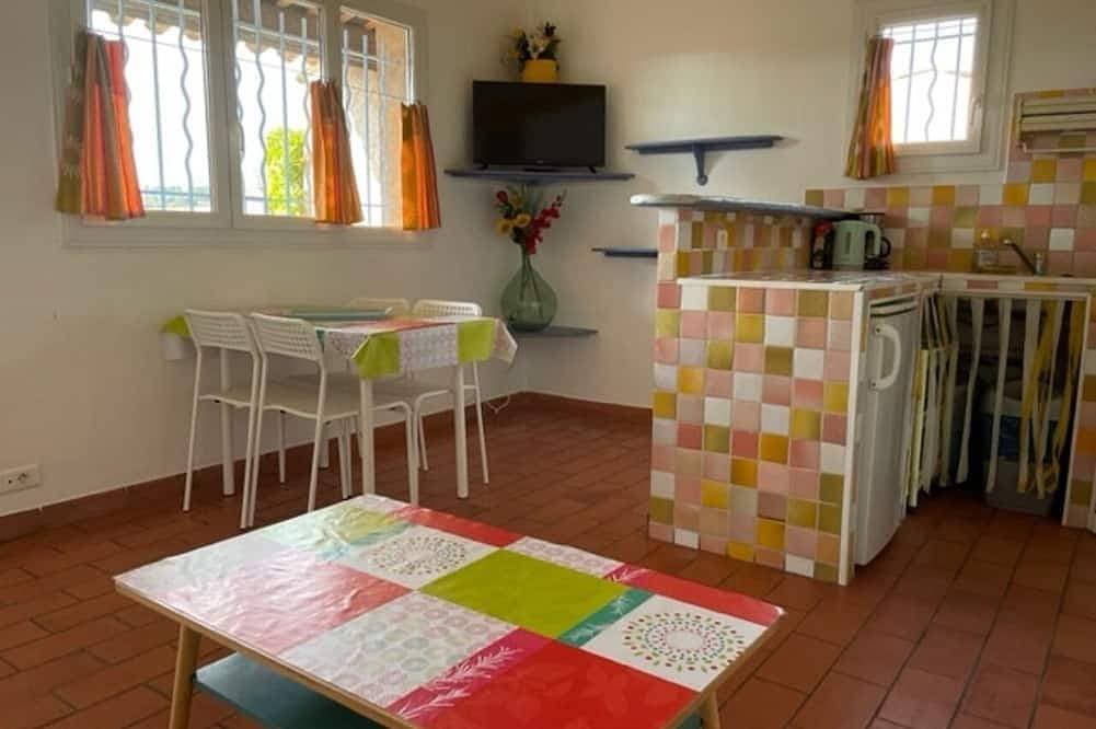Foto 10 von 20: Ferienwohnung Var, Privater Garten, Swimmingpool, Tiere Zugelassen, Immobilien