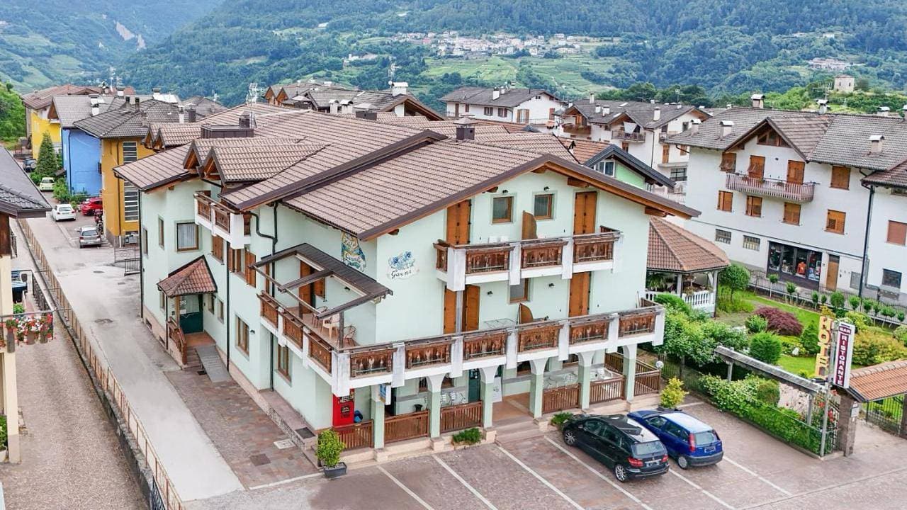 HC Hotel Garni - Rooms and Apartments 1