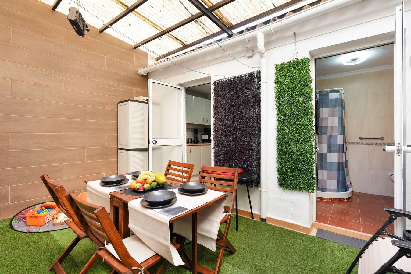 Foto 13 von 20: Ferienhaus 'Altamira 6' mit privater Terrasse, WLAN und Klimaanlage