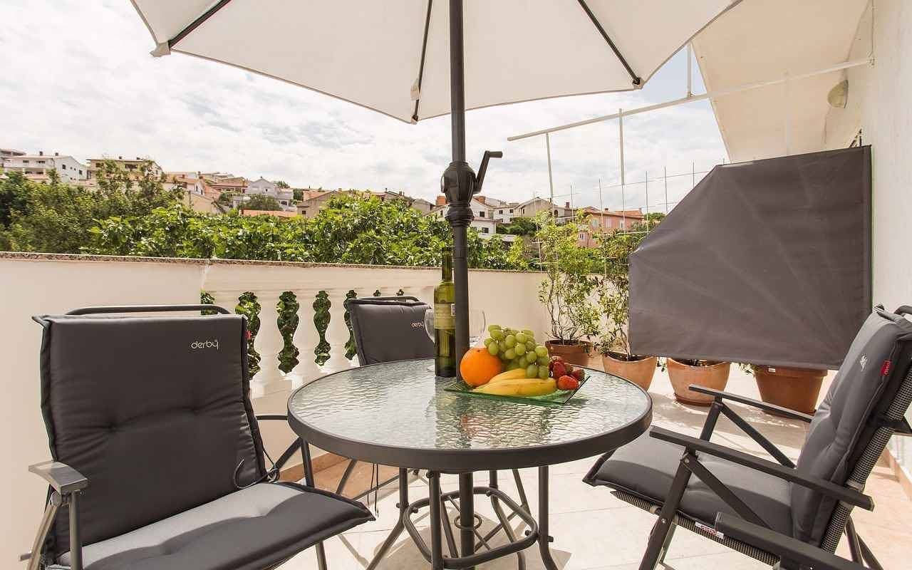Foto 4 von 31: Ferienwohnung mit Klimananlage und Terrasse
