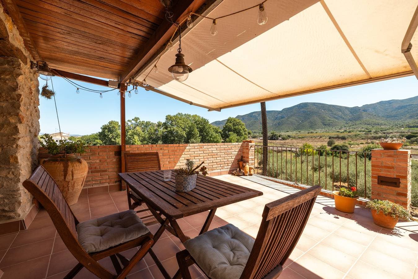 Foto 3 von 30: Ferienhaus 'Casa En Vistes Al Montsià' mit Bergblick, privatem Pool und WLAN