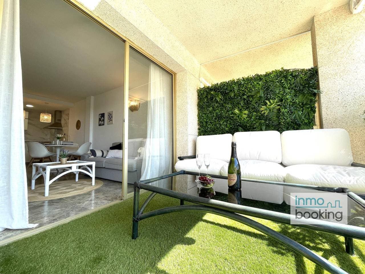 Foto 13 von 48: Ferienwohnung für 5 Personen mit Seeblick
